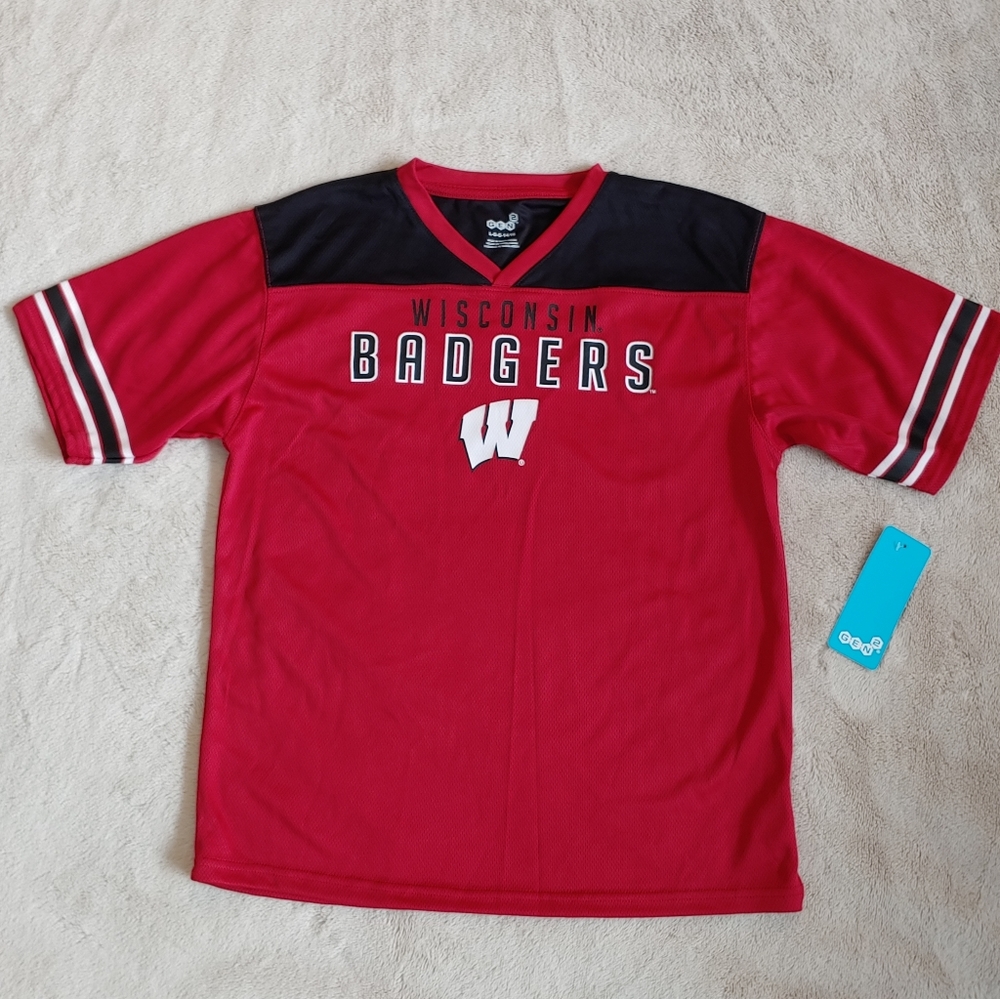 COPY - NWT Wisconsin Badger short sleeved shirt